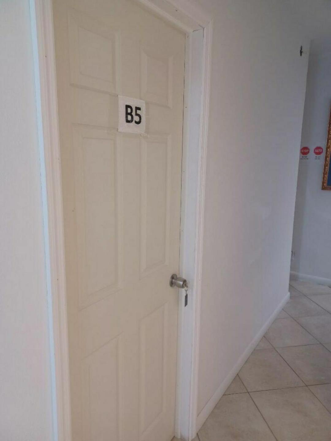 B5 Best Value On Private Bedroom With Private Bathroom In Little Havana, Miami Kültér fotó